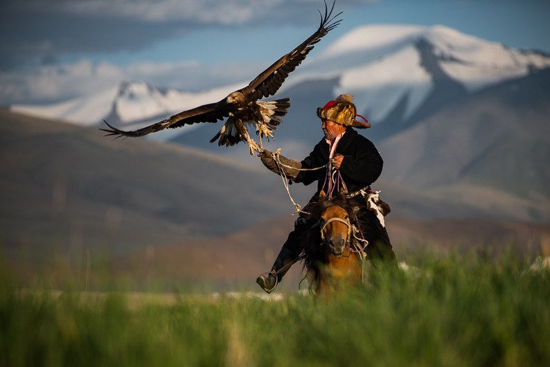 Magnificent Mongolia with Golden Eagle Festival 2025
