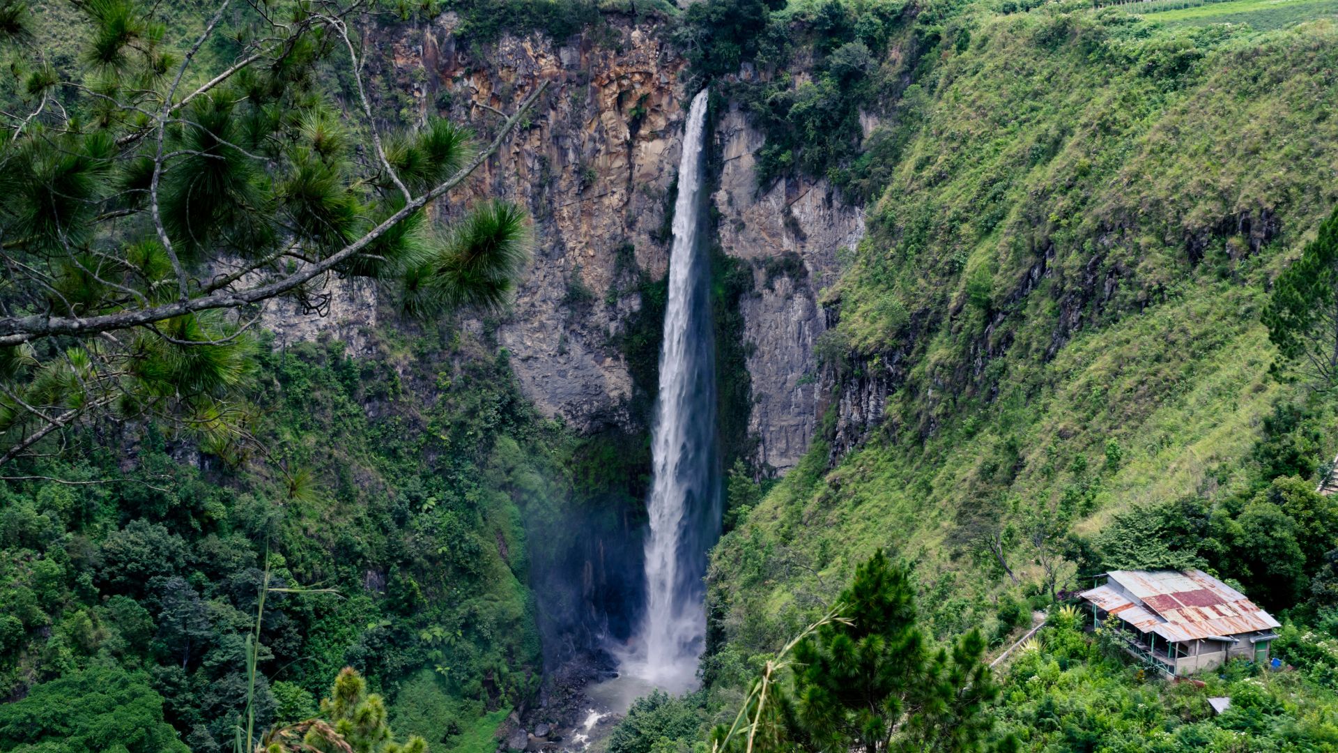 Sumatra Add-On: Volcanoes & Waterfalls